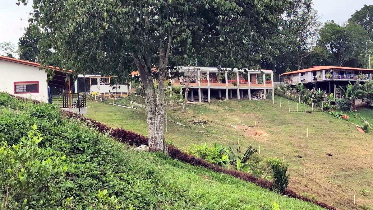 Casas ya construidas en una parcelación con escritura individual en Ulloa, Valle del Cauca